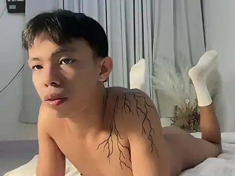 hottasianboy online show from July 16, 2026, 12:33 pm