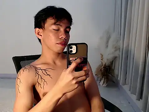 hottasianboy online show from August 3, 2026, 3:27 pm