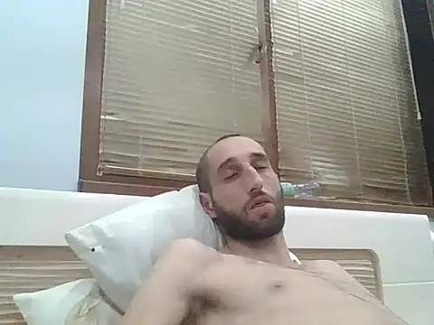 stiven121312 online show from July 21, 2026, 7:27 pm