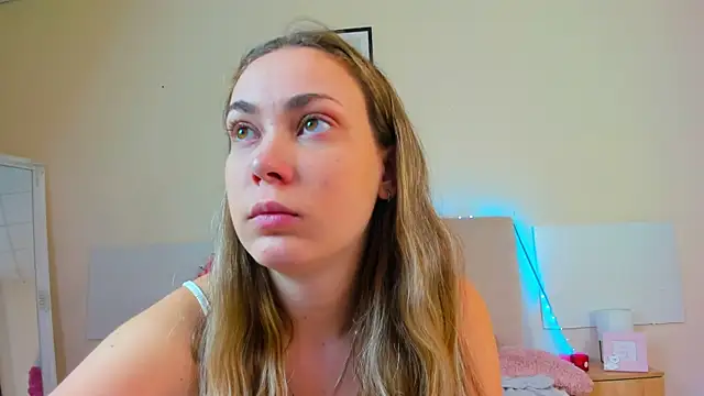 MelanieCuty online show from July 17, 2026, 5:36 am