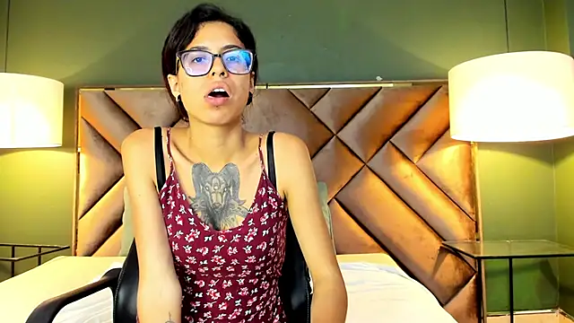 Snapshot of Emily_Lopera chatting on June 20, 2026, 2:14 am Emily Lopera online show from June 20, 2026, 2:14 am