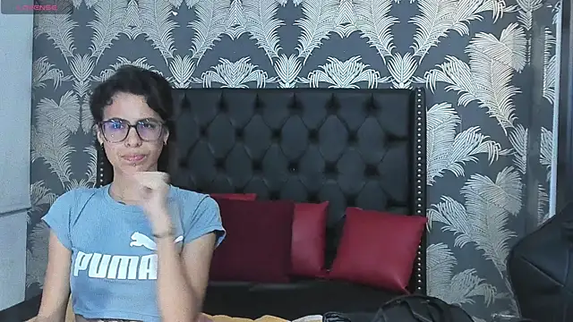 Snapshot of Emily_Lopera chatting on June 28, 2026, 1:28 pm Emily Lopera online show from June 28, 2026, 1:28 pm