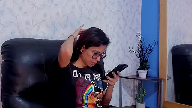Snapshot of Emily_Lopera chatting on July 3, 2026, 3:51 pm Emily Lopera online show from July 3, 2026, 3:51 pm