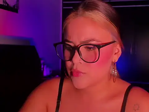 veronicabrown xxx online show from March 23, 2026, 4:16 am