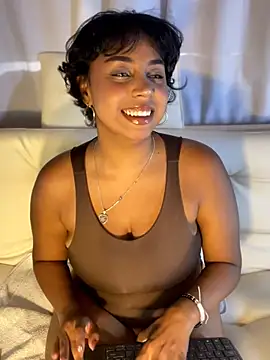 Snapshot of SamaraDesire chatting on July 9, 2026, 8:13 pm SamaraDesire online show from July 9, 2026, 8:13 pm