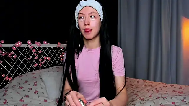 Snapshot of lizaa_breeze chatting on June 22, 2026, 5:32 pm lizaa breeze online show from June 22, 2026, 5:32 pm