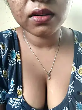 hotmiki online show from July 14, 2026, 4:28 am