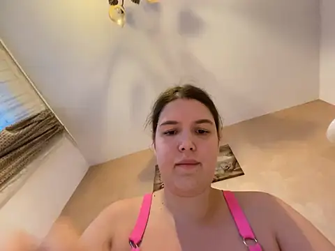 Snapshot of BettyyBlue chatting on June 21, 2026, 6:10 pm BettyyBlue online show from June 21, 2026, 6:10 pm