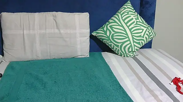 Melitaxx online show from July 10, 2026, 4:17 am