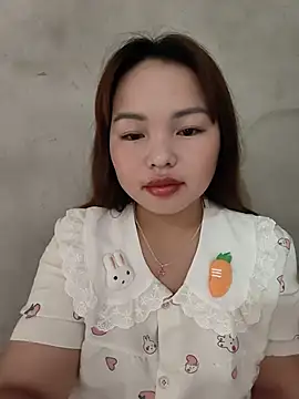 Mina xYx online show from July 6, 2026, 2:19 am
