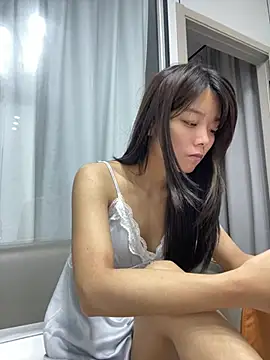 Snapshot of Puting_q chatting on July 20, 2026, 9:45 am Puting q online show from July 20, 2026, 9:45 am