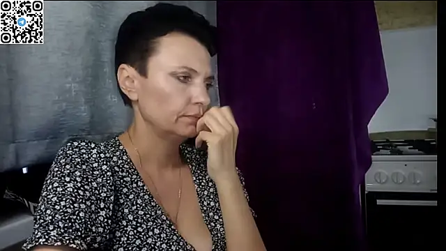 HotMamaQueen234 online show from June 25, 2026, 11:53 pm