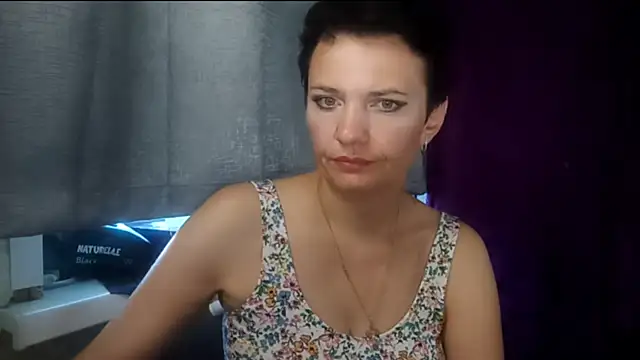 HotMamaQueen234 online show from August 3, 2026, 7:51 am
