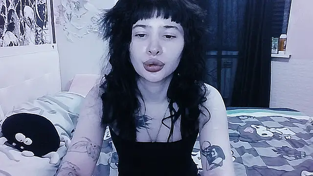 AllisonDeetz online show from June 24, 2026, 5:12 pm
