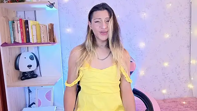  Alexaavandercloude online show from July 10, 2026, 8:44 pm
