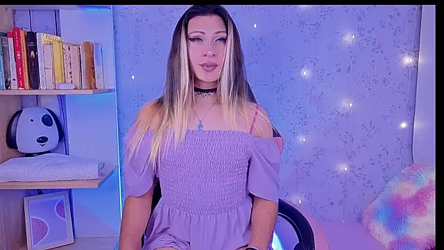  Alexaavandercloude online show from August 4, 2026, 7:27 pm