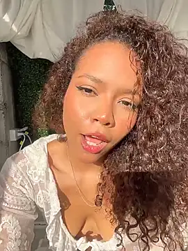 CurlyOopsieXXX online show from June 18, 2026, 9:41 pm