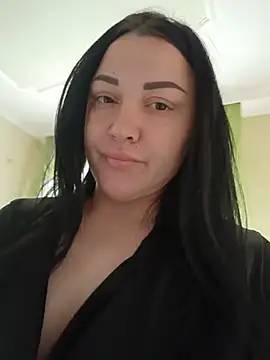 Elsie-Nora online show from June 25, 2026, 5:45 am