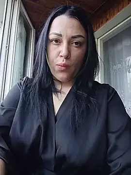 Elsie-Nora online show from July 18, 2026, 5:22 am