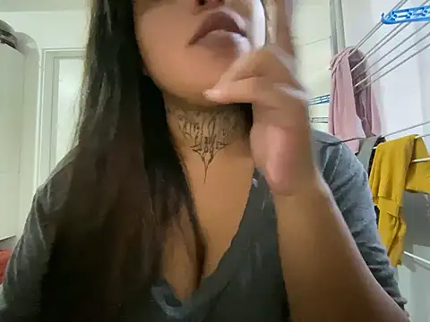 juel1sa online show from July 10, 2026, 6:21 pm