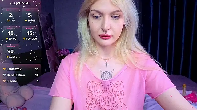 BlondieSummer online show from July 21, 2026, 8:11 pm