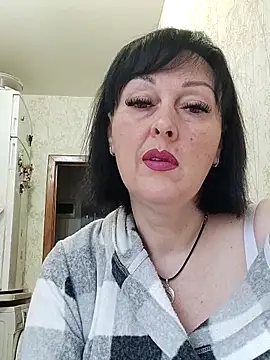 HelgaDennis online show from June 1, 2026, 5:09 am