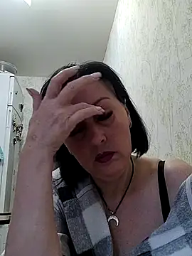 HelgaDennis online show from June 3, 2026, 3:31 am