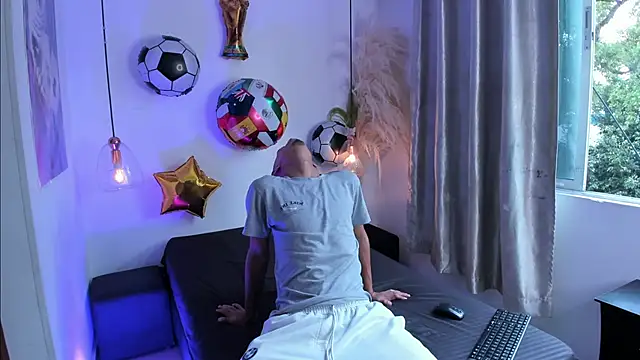Snapshot of your_d0ll1 chatting on June 15, 2026, 12:29 pm your d0ll1 online show from June 15, 2026, 12:29 pm