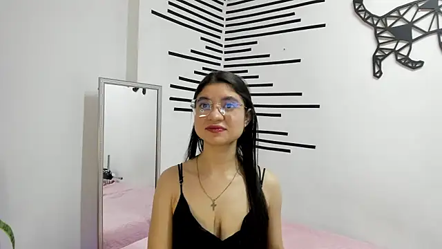 LindaCatalina  online show from June 9, 2026, 1:12 pm