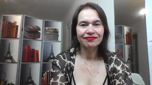 Selena Moo online show from August 6, 2026, 9:00 am