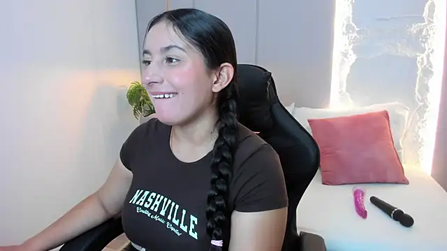 kira relish online show from June 16, 2026, 12:41 pm
