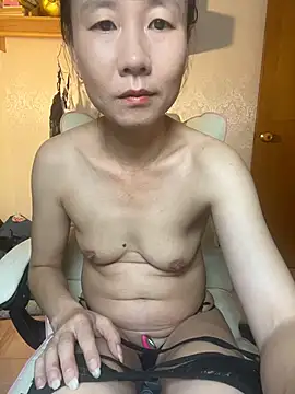lilysister66 online show from July 15, 2026, 6:24 pm