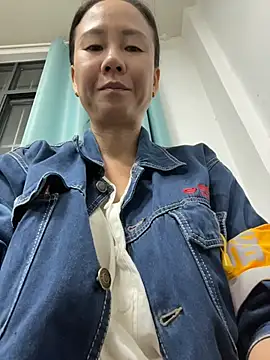 lilysister66 online show from July 25, 2026, 4:59 pm