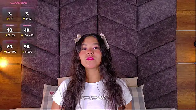 AhslyEvans   online show from June 2, 2026, 7:49 pm