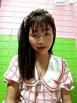 AmyLinee01 online show from June 13, 2026, 7:06 am