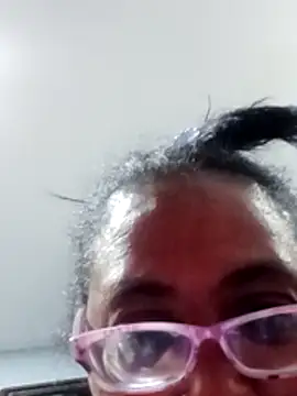 Snapshot of sexymomsn chatting on May 28, 2026, 1:36 am sexymomsn online show from May 28, 2026, 1:36 am
