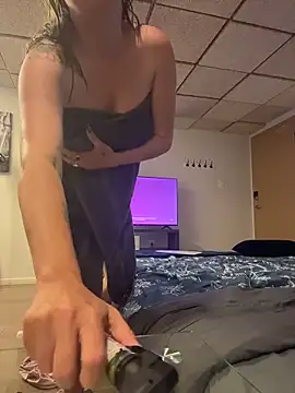 mango-kitty online show from June 23, 2026, 12:19 am
