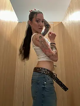 SaintSquirt online show from June 17, 2026, 10:39 am