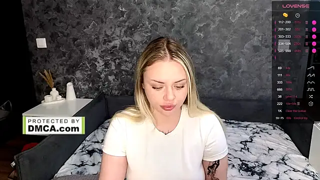 StasyLucke online show from April 29, 2026, 4:05 am
