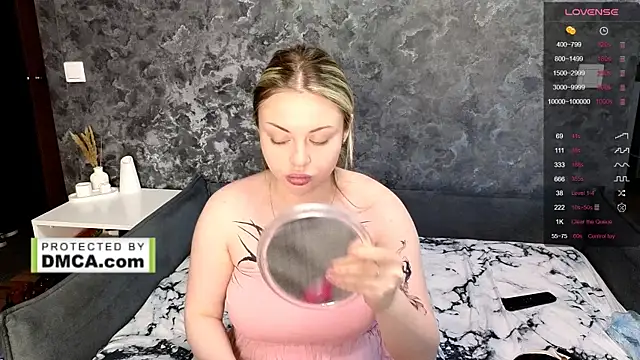 StasyLucke online show from May 8, 2026, 4:29 am