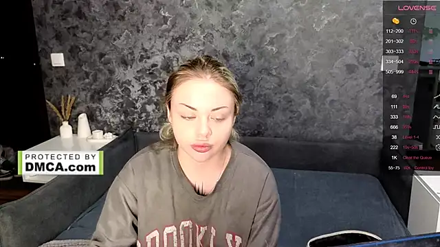 StasyLucke online show from May 29, 2026, 5:05 am