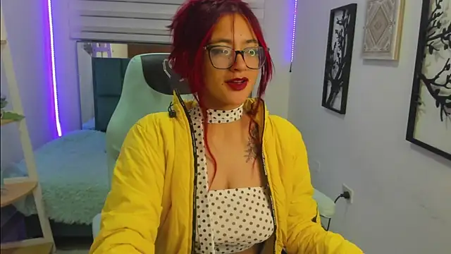 Sara Red X online show from June 7, 2026, 4:05 am