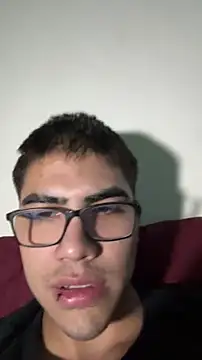 juandoxm4 online show from May 3, 2026, 5:13 am