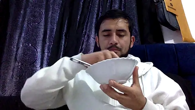 Snapshot of derek_smiith chatting on June 21, 2026, 10:12 pm derek smiith online show from June 21, 2026, 10:12 pm