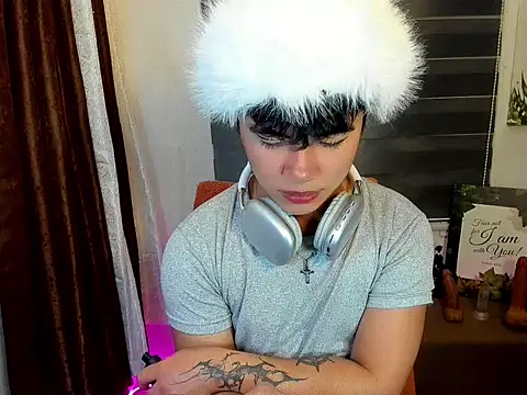 Untouchable Bromancexxx online show from July 27, 2026, 11:01 pm
