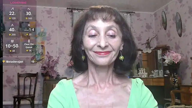 Snapshot of Shooting-Star- chatting on June 18, 2026, 6:56 pm Shooting-Star- online show from June 18, 2026, 6:56 pm