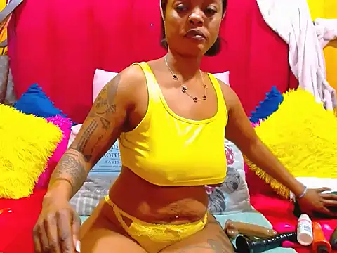 Cherrybootyofjoy86 online show from June 5, 2026, 5:47 am