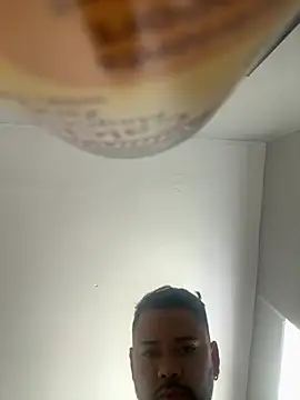 Snapshot of galantonluis chatting on March 28, 2026, 4:17 pm galantonluis online show from March 28, 2026, 4:17 pm