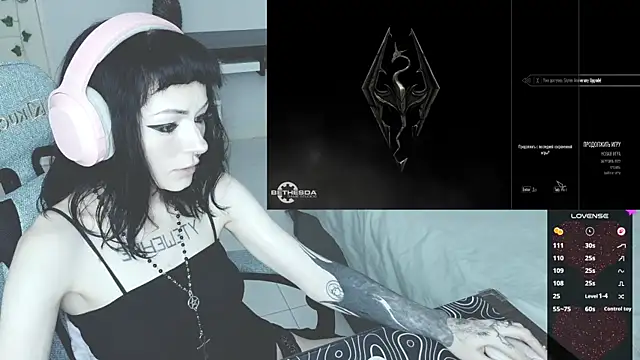 H3xD0ll online show from June 19, 2026, 2:43 pm