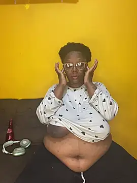 BoobsQueeen online show from August 7, 2026, 6:48 am
